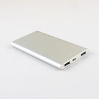 Gravando LOGO Metal Portable Power Bank 5000MAH com dissipação de calor aperfeiçoada