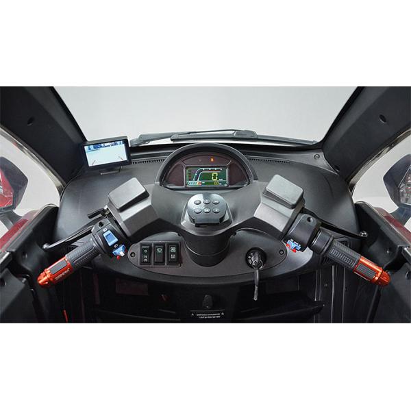 Three Wheels Enclosed Electric Tricycle 1500W Motor Aluminium Adjustable Seat