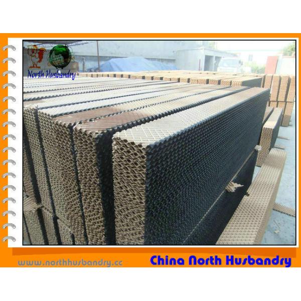 Poultry farm evaporative pads for cooling system