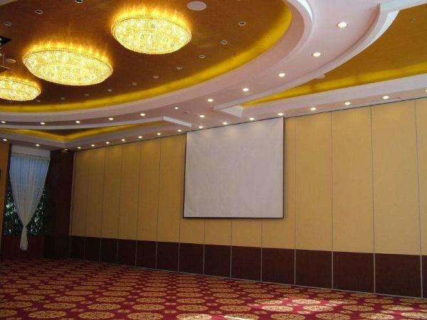 Posição acústica do anúncio publicitário dos divisores de sala do escritório da superfície do couro do espaço da partilha