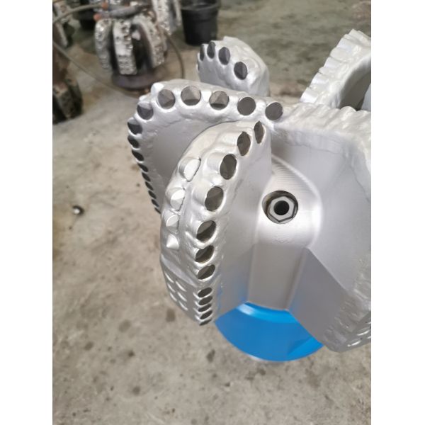 6 Blade 12 1/4'' Diamond Drill Bit Rock Cutting Tools For Drilling Industry