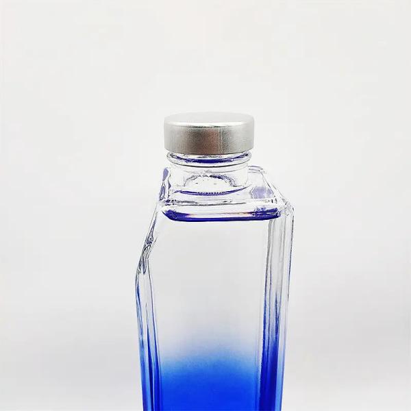 280ml Capacity Gradual Change Blue Square Glass Wine Bottle with Alumina Screw Cap