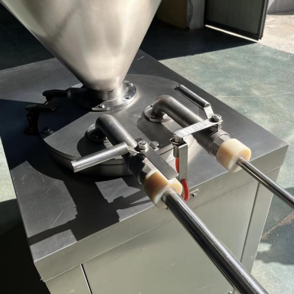 Powerful Vertical Hydraulic Sausage Filler Machine For Meat Processing Plant Use