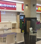 Ресторан/авиапорт/торговый центр обеспечили зарядные станции локера для сотовых телефонов