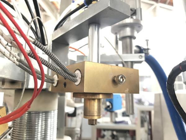 Máquina de selagem de enchimento do tubo plástico para lubrificantes poloneses cosméticos da sapata da medicina