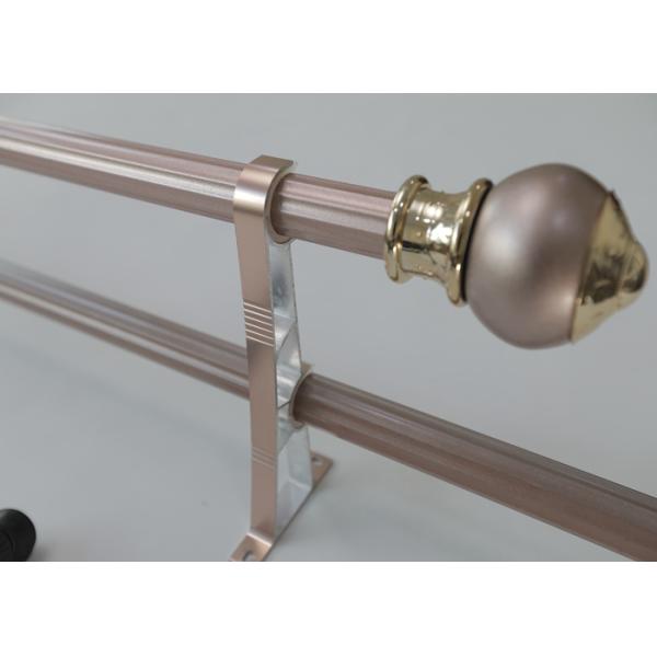 Классические шпили рельса занавеса окна инжекционного метода литья