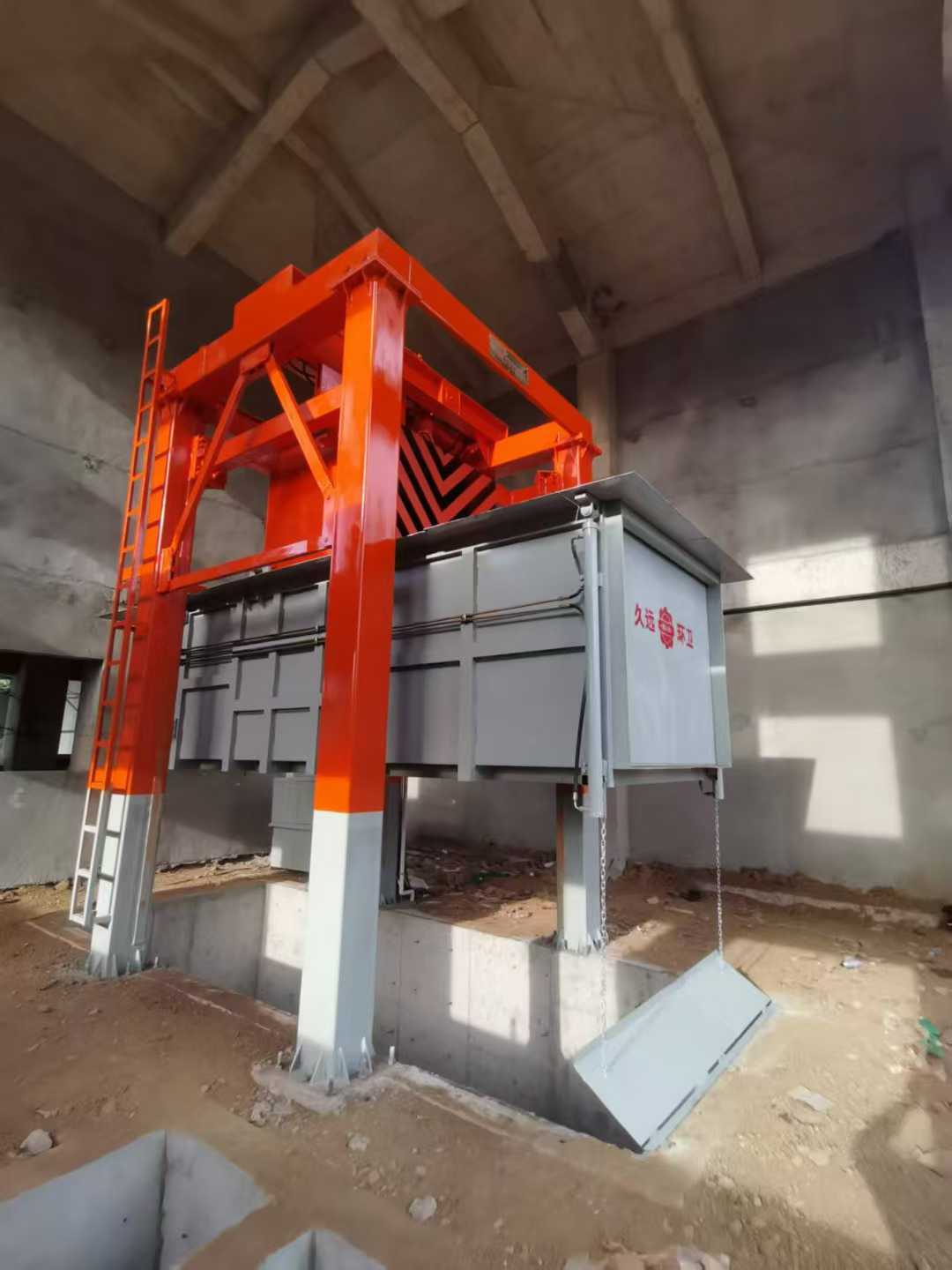 Horizontal & Vertical Waste Treatment Compression Equipment and Garbage Compactor Machine for Efficient Waste Disposal