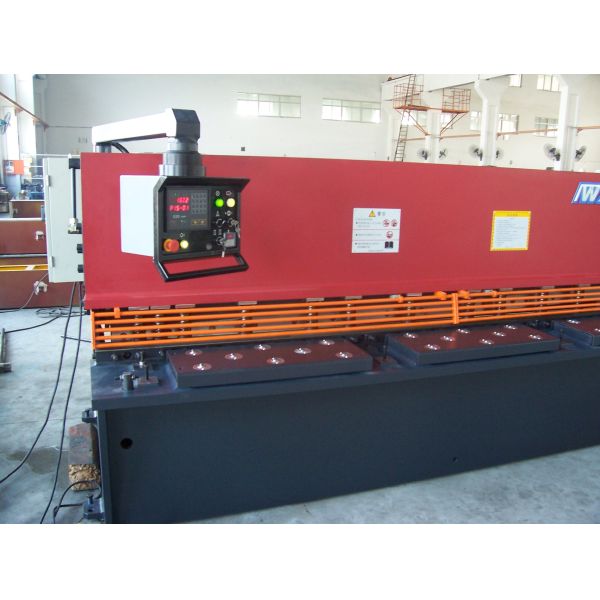 Machine Weight Varies From 2000kg To 10000kg CNC Hydraulic Shearing Machine Q235 Or Q345 Mild Steel Hydrualic Shearing Machine