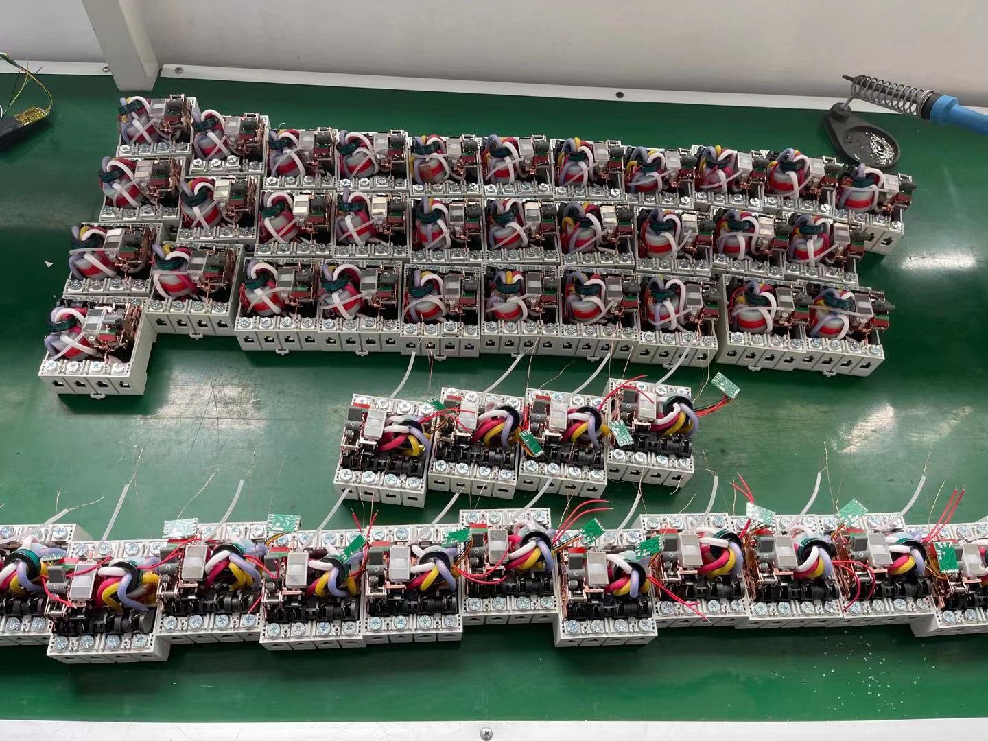 Автоматы защити цепи 40A 63A 230V 400V 0.03mA поляка RCCB 4 остаточные настоящие