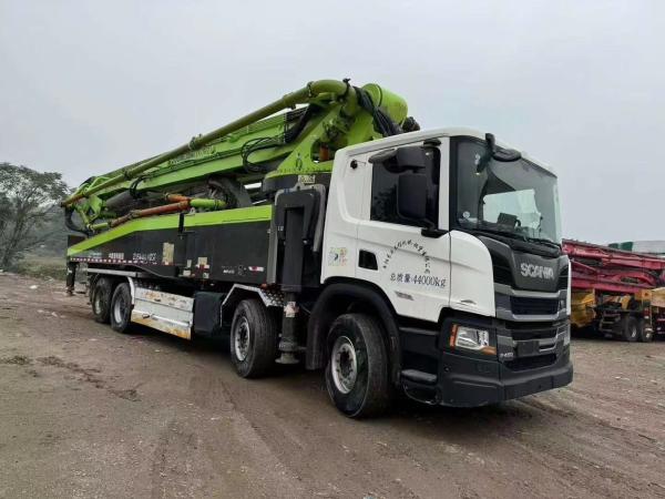 Zoomlion Large Scale Construction Concrete Truck Mounted 42MPa