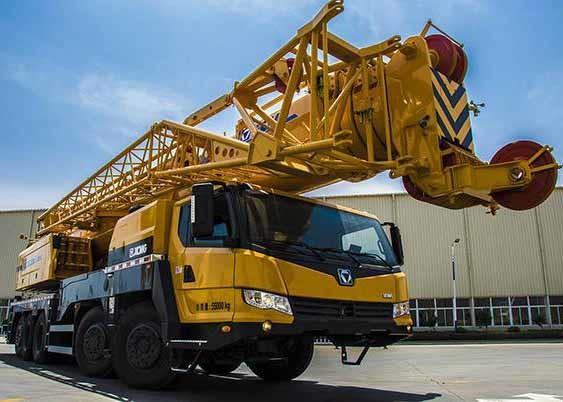 XCT100 Hydraulic Mobile Crane , superior telescopic boom crane For Safety Transportion
