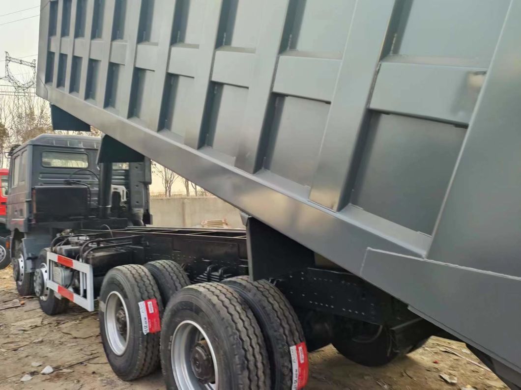 Подержанный Шакман 8*4 F3000 с ручной трансмиссией