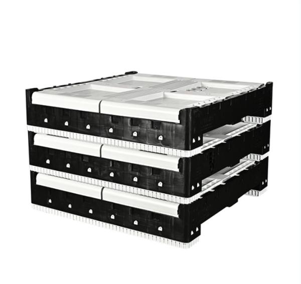 Plastic collapsible box containers closed bodies with side doors