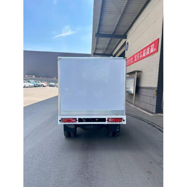 Gasoline Refrigerator Tricycle Three Wheeler 300cc Water Cooled Engine With DC Refrigeration Powered By 48V58Ah Battery And Full Floating Rear Axle For Street Vendors‌ Q3 Upgraded