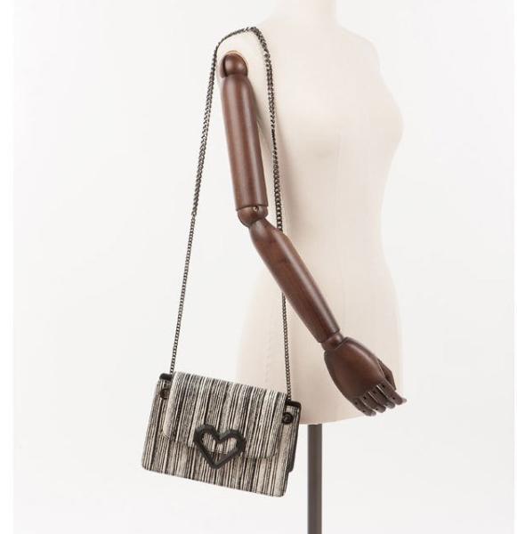 2016 Korean version of the retro fashion ladies small square package diagonal portable shoulder bag Love