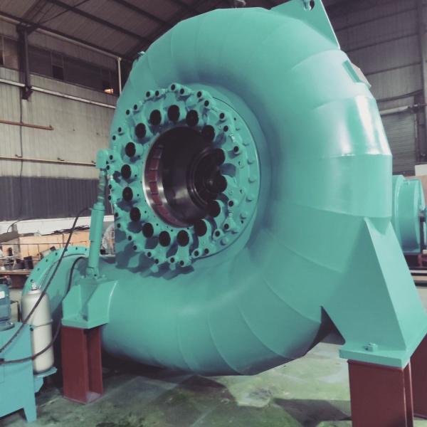 Générateur de turbine à eau hydroélectrique à refroidissement par air / eau de couleur personnalisée pour installation en extérieur