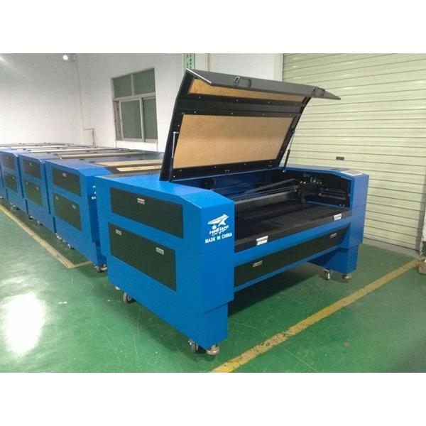 machines de gravure de coupe de laser du CO2 220V pour le bouton, Shell