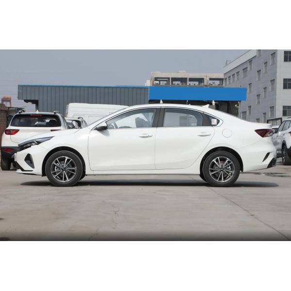 Левое рулевое управление Литий батарея KIA K3 2024 Электромобиль Энергетическое транспортное средство Седан для взрослых