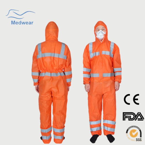 Reflective Tape Disposable PPE Coveralls For Road Service 175 * 140CM