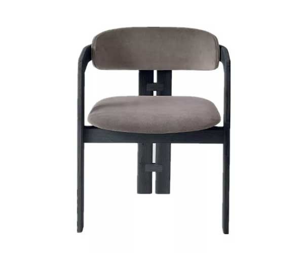 Chaises dinantes de luxe légères nordiques en bois solides noires de conception simple de cadre