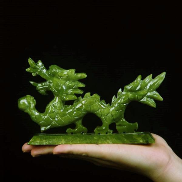 Wealth-Attracting Green Jade Toad Carving for Financial Success in Fengshui