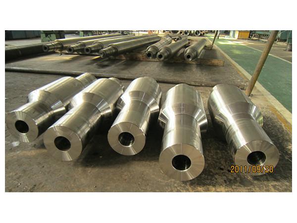 42CrMo Superior Industrial Forged Alloy Steel Step Shaft Forging , High Performance wight 3 - 40 tons