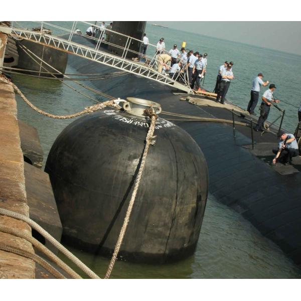 High Pressure Submarine Fenders Pneumatic Yokohama Fender For Ship Berthing