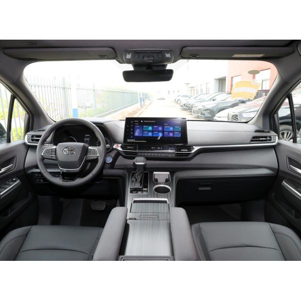 MPV Second-Hand Toyota Sienna with Naturally Aspirated Engine Type and LED Headlights