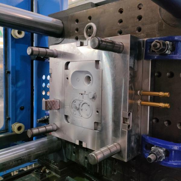 Cold Runner Two Cavity Mould EVA Plastic Material Texture Surface Treatment