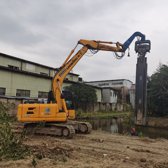 Sheet Pile Driver for Plastic Sheet Piling: Non-Damaging Vibro Hammer Solution