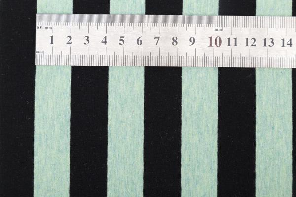 Tissu de bonne qualité, propre à la peau, beau et sain, à rayures, pour un usage occasionnel