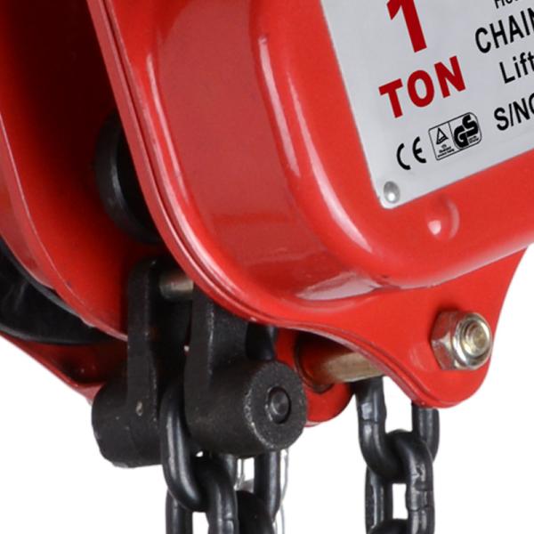 Braking System The double pawls braking system ensures secure load control and performance during lifting operations
