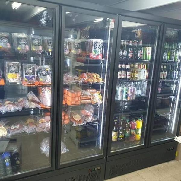 Cold Drink 1260L Beer Upright Glass Door Freezer 220V To 240V