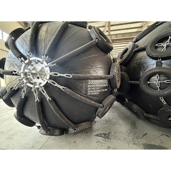 Inflatable Rubber Fender High Impact Absorption Excellent Seawater Resistance Lightweight