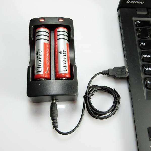 18650 Double Bays USB Li Ion Battery Charger 5V Turn To 4.2V 104*58*38mm