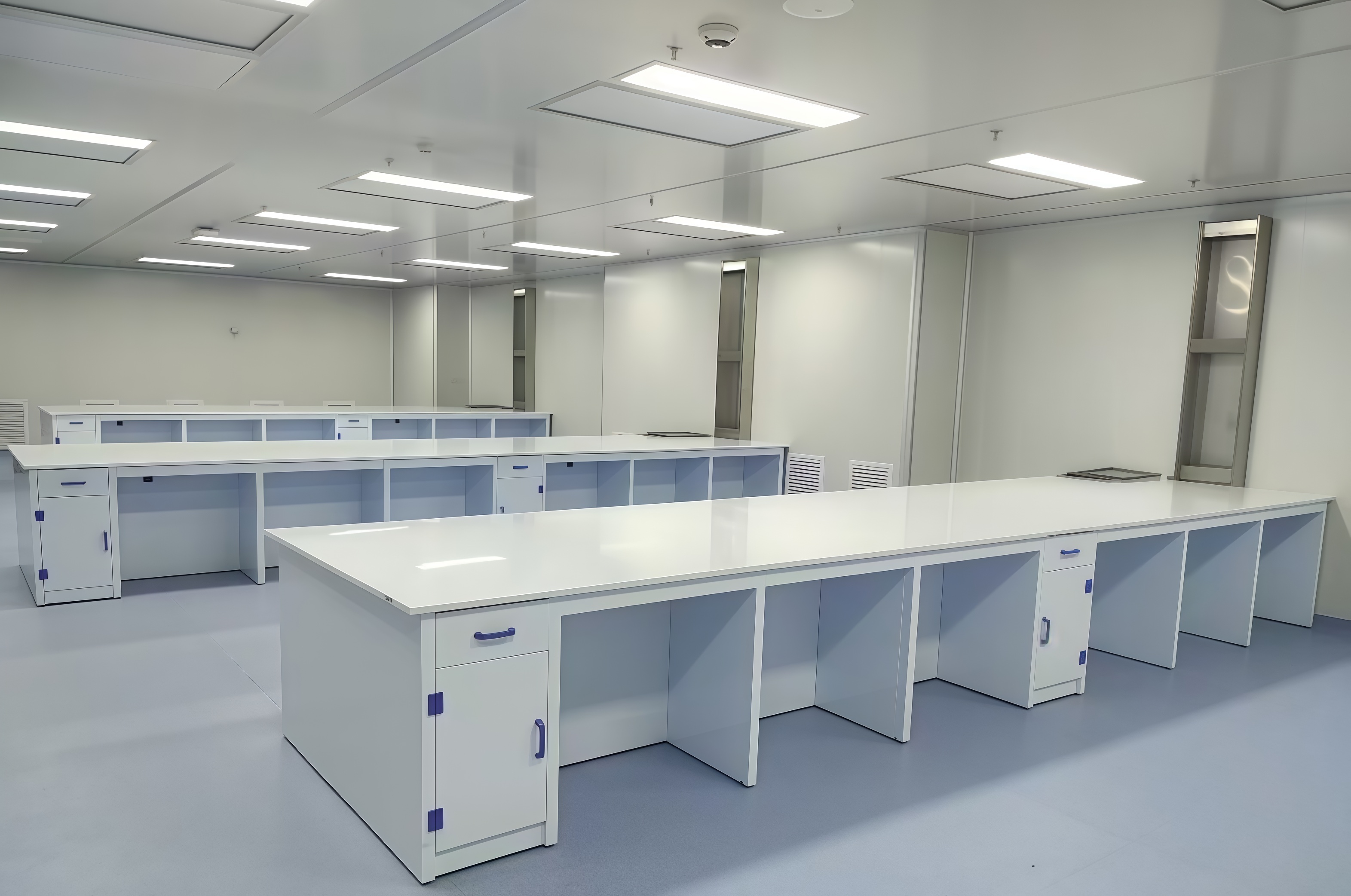 PP Lab Work Bench Corrosion Resistant Modular Lab Benches White With Double Layer Storage Rack