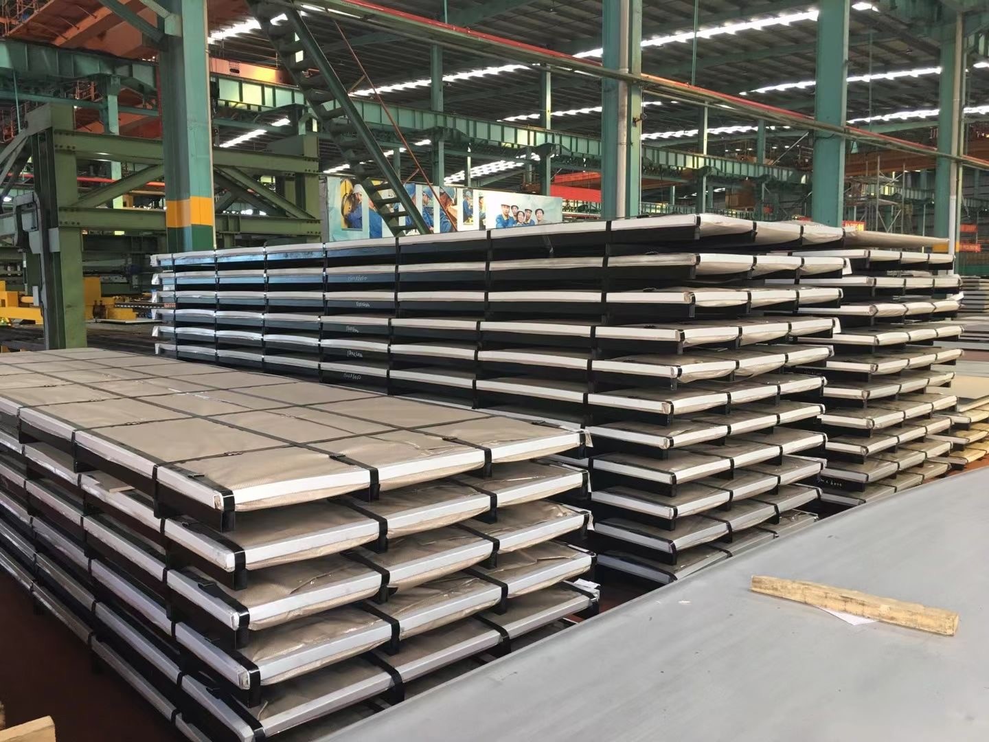 ASTM SUS304 Плита из нержавеющей стали 2B Ba 8K Зеркало Полированная поверхность 304L Шпулька из нержавеющей стали