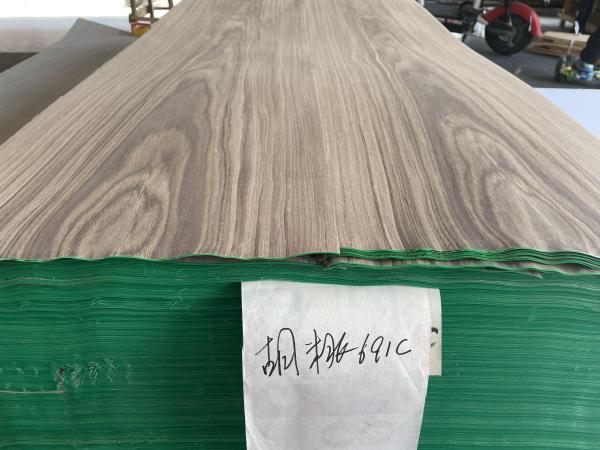 Engineered Walnut Veneer Natural Walnut Wood Color For Furniture Manufacture