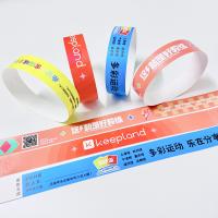 Des bracelets pour événements en papier à taille réglable imprimables en couleurs néon