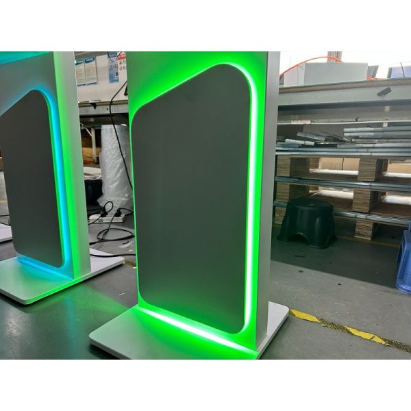 27/32 Inch Floor Standing Touch Screen Self Service Kiosk with 1920X1080 Resolution for Self Ordering and Interactive Use