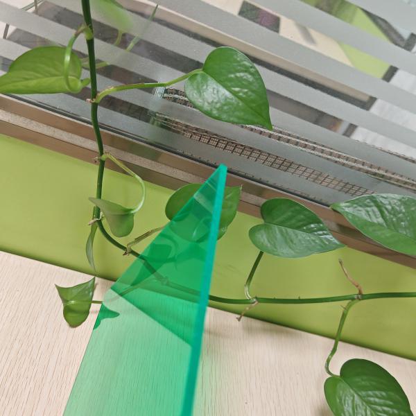 Plaque pleine en polycarbonate vert 1,0 mm-18,0 mm pour panneaux architecturaux
