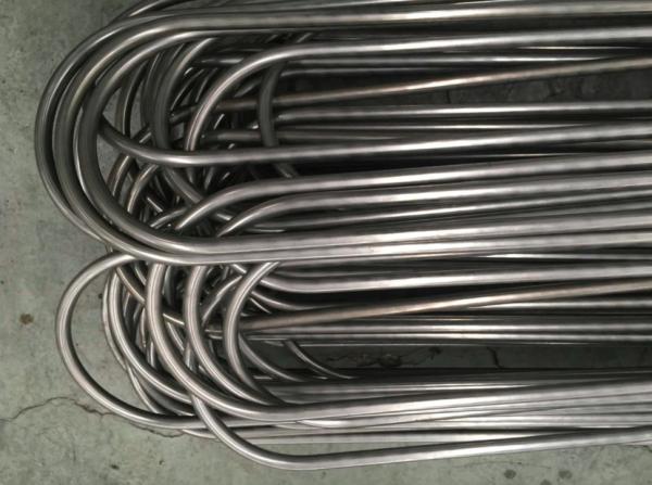 Heat Exchanger Tube ASTM A179 Seamless Carbon Steel U Bend Tube Black Painting Surface