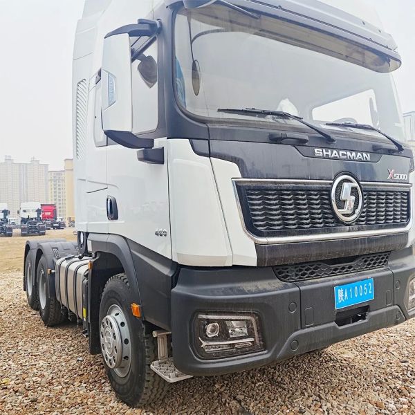 All-Terrain Shacman X5000 6x4 550HP Diesel Fuel Oil Tanker Transport Tractor Truck