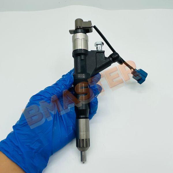 Densoo Fuel Injector 23670-E0221 295050-2790 For 4HK1 Engine With 6 Months Warranty