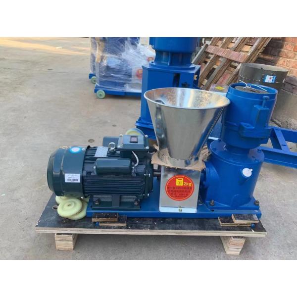 Presse en bois de granule de petite sciure à la maison de ferme pour faire l