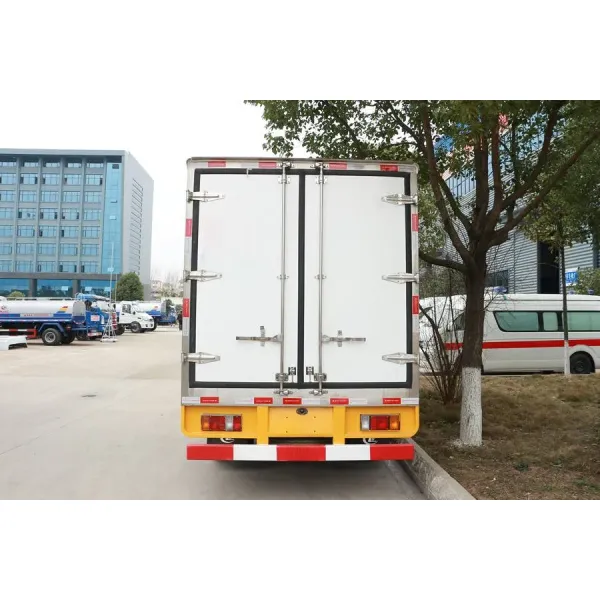Double Row ISuzu Freezer Truck , Refrigerator Van Truck 3tons 4tons 5tons