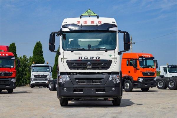 HOWO Heavy Truck 460HP 6X4 CNG Dangerous Goods Tractor National VI Rear Eight Wheels