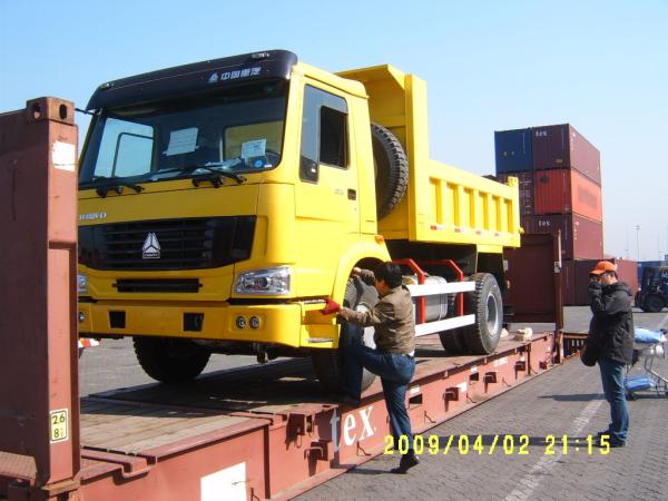 Long Cabin Heavy Duty Dump Truck For Stone Loading Low Oil Consumption