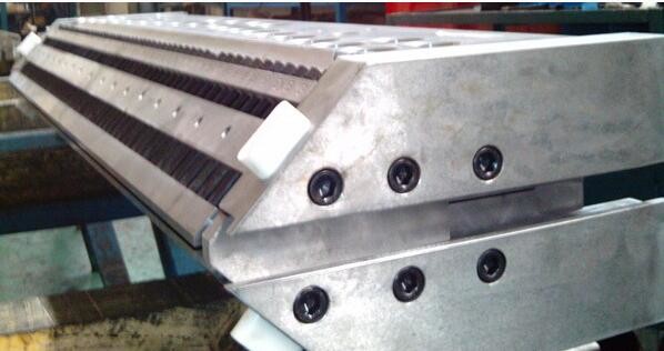 50HZ línea de la protuberancia del perfil del PVC WPC, máquina compuesta plástica de madera de los PP PE