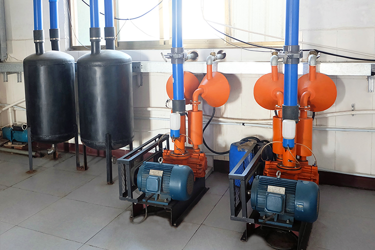 Электрический пневматический насос лопасти 5.5kw 2100L/min роторный для доить оборудование